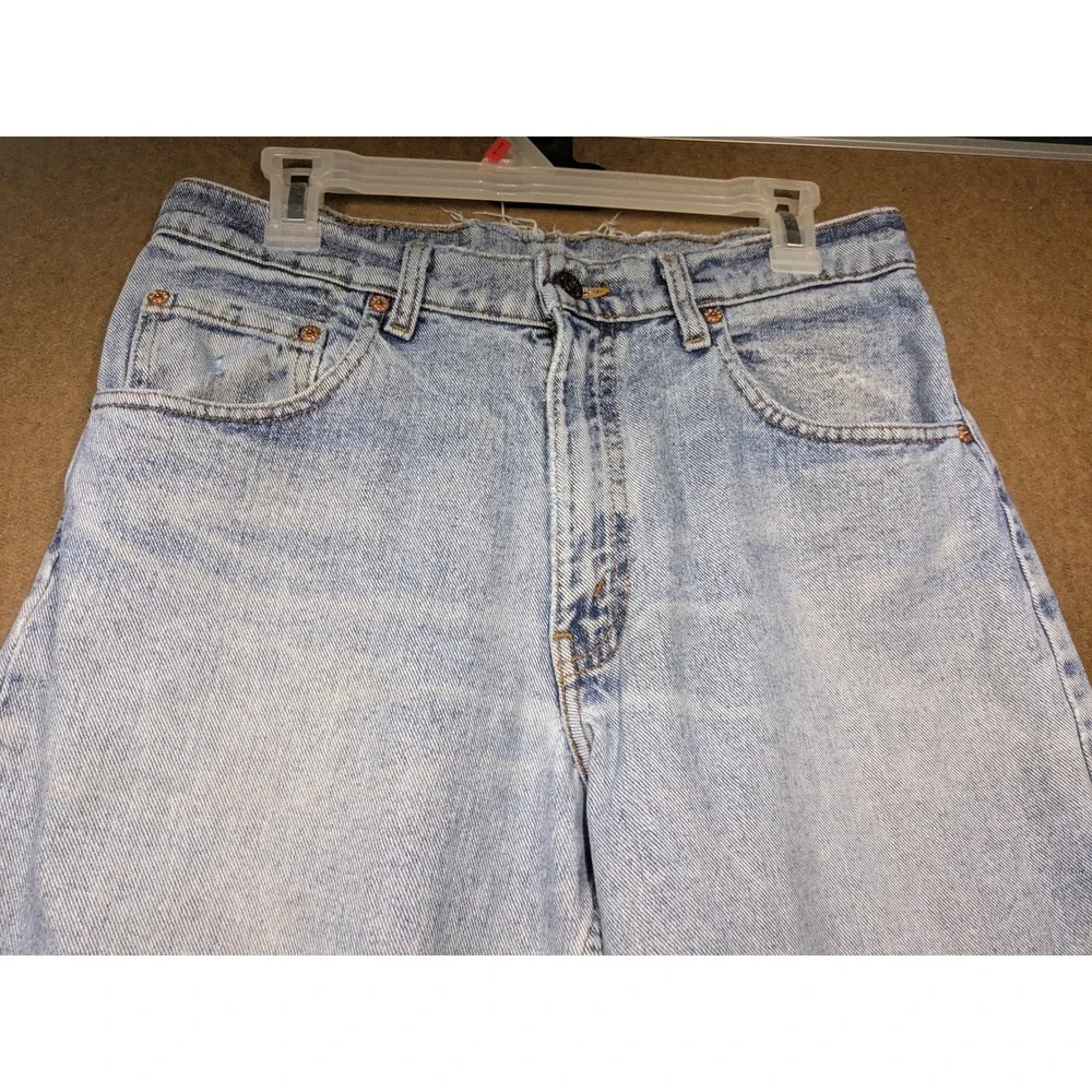 Vintage Levis 560 Loose Fit Tapered Leg Jeans Light Wash Made in USA 32x30